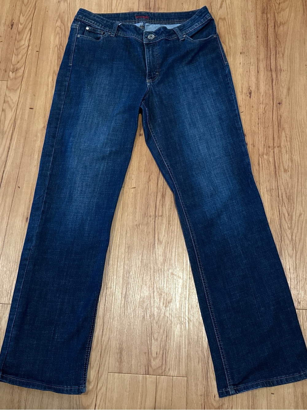 Wrangler womens sz 17 (34x30) Dark Wash mid Rise bootcut jeans with pocket flaps
